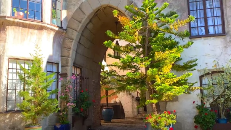 Apartment complex in Normandy Village