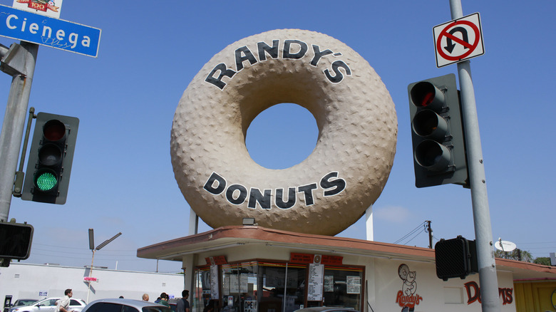 The sign for Randy's Donuts in Inglewood