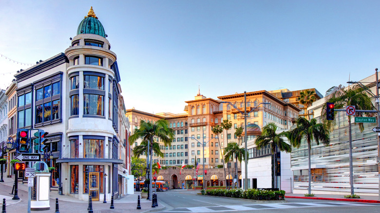 Buildings along the Rodeo Drive Walk of Style at sunset