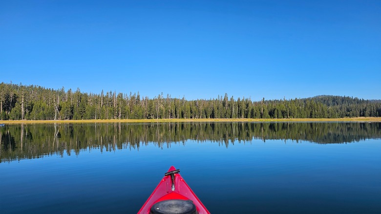 kayaking on California's Medicine Lake