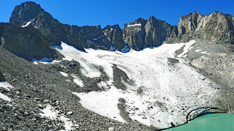 A breathtaking photo of Palisade Glacier