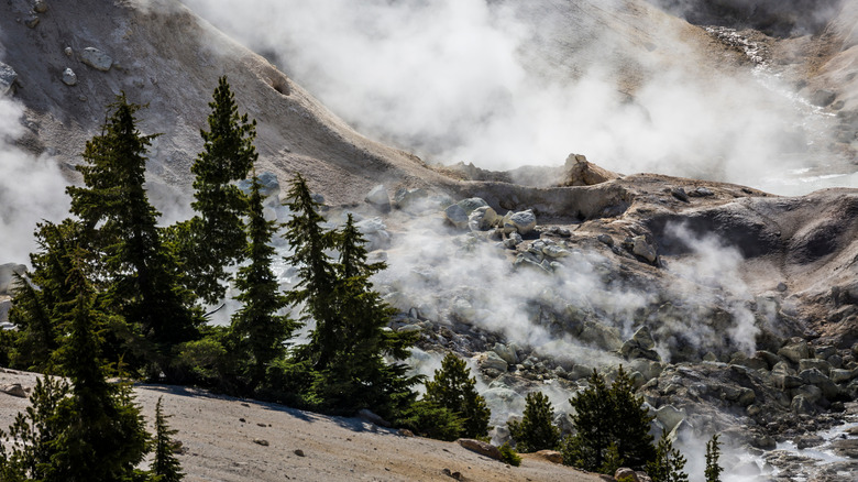 Bumpass Hell Trail