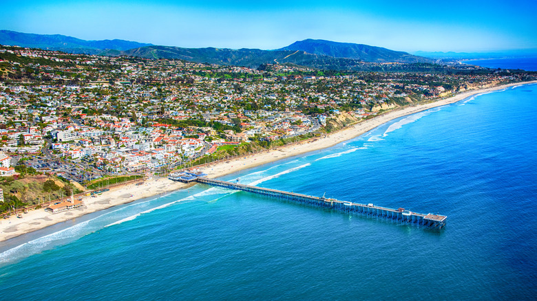 An overhead view of the San Clemente pier