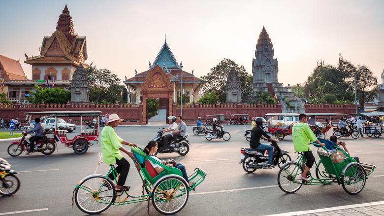 Tuk-tuks, rickshaws, and motos of Phnom Penh, Cambodia