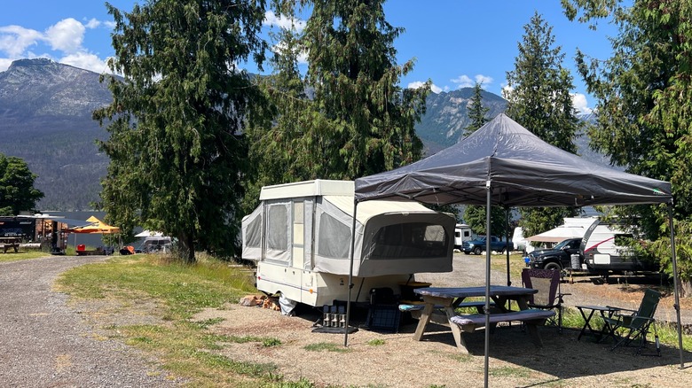 View of a trailer at Silverton Campground in Silverton, British Columbia