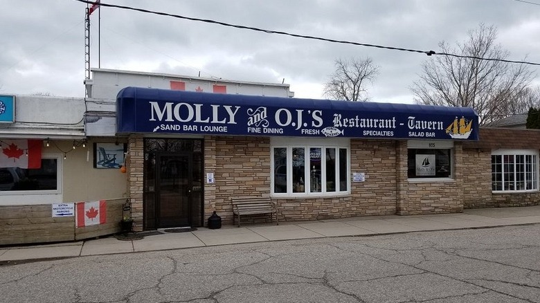 Exterior of Molly and OJ's Restaurant