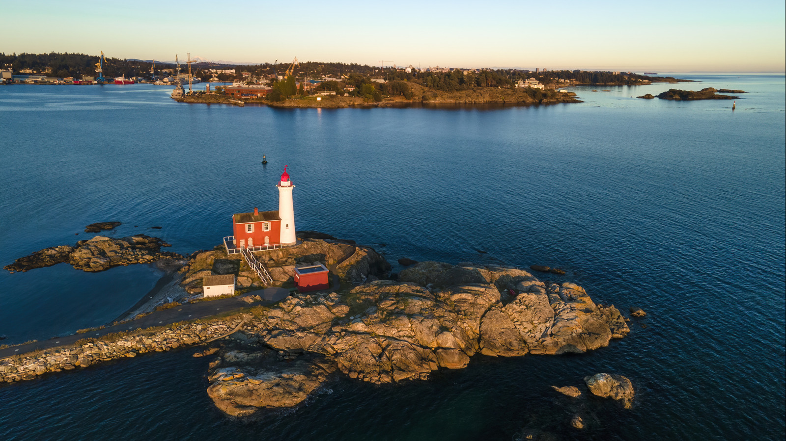 Canada's Peaceful Coastal City In British Columbia Is A Top Retirement Destination With Pretty Parks And Trails