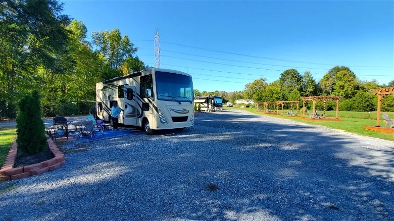 RV parked at Cherokee RV park in Cedar Bluff