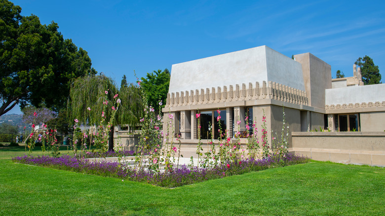 exterior of Hollyhock House in LA