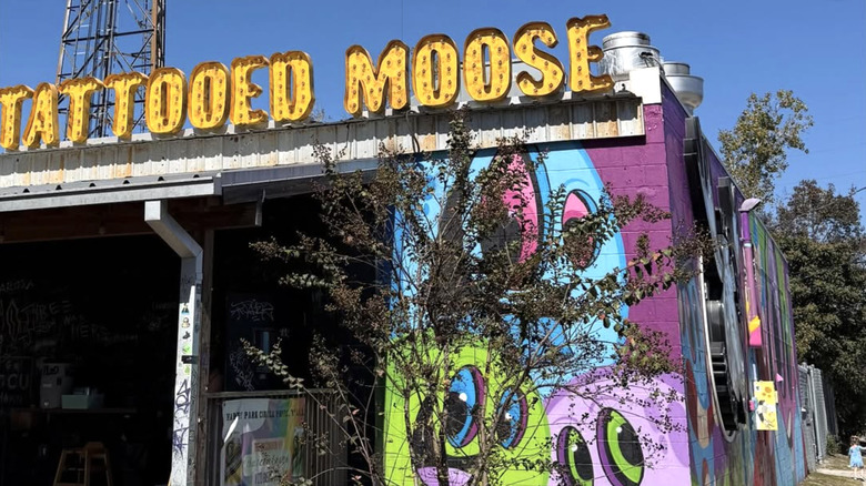 Exterior of the Tattooed Moose in Park Circle
