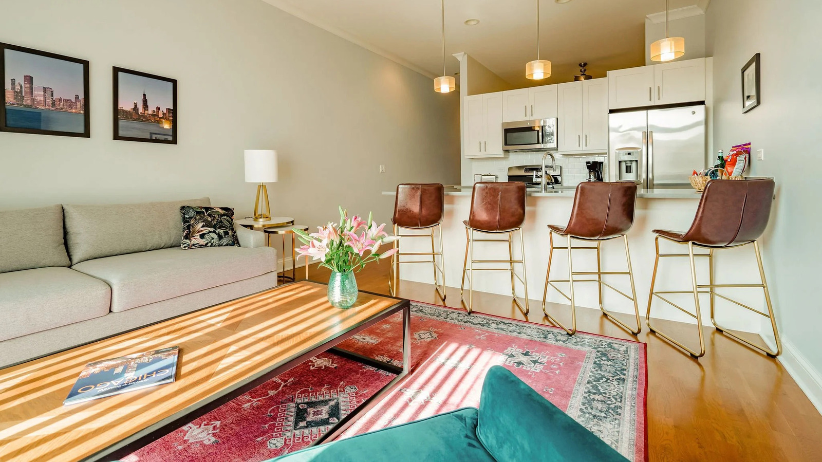 Curated visual reference: Picture Idea: Chicago S Boutique Hotel Blends Home Away From Home Vibes
