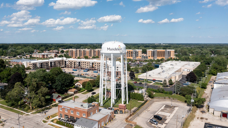 Overlooking Mundelein, Chicago