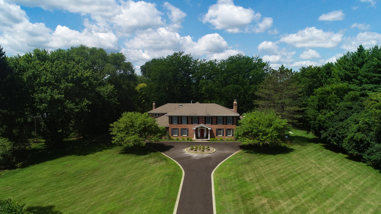 Beautiful home estate in Barrington, IL