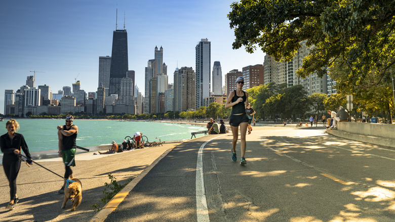 Chicago's Lakefront Trail with runners and walkers
