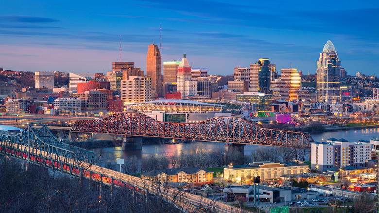 Cincinnati's 5 Best Fried Chicken Restaurants To Satisfy Your Cravings