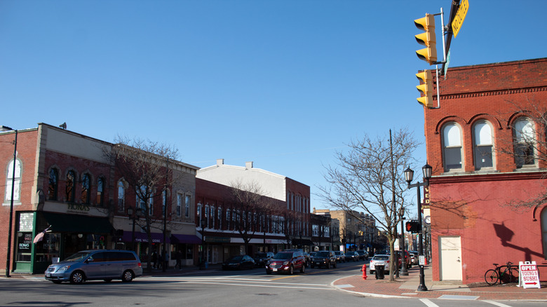A street view of the business district in Willoughby, Ohio