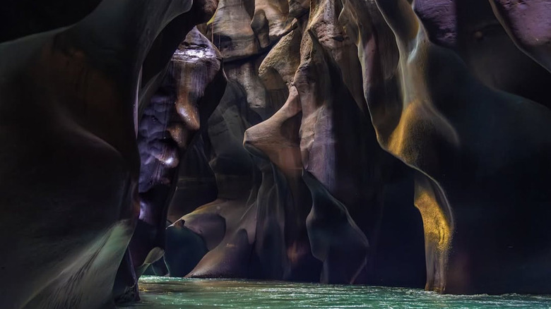 Rock wall interior of the Guape Canyon
