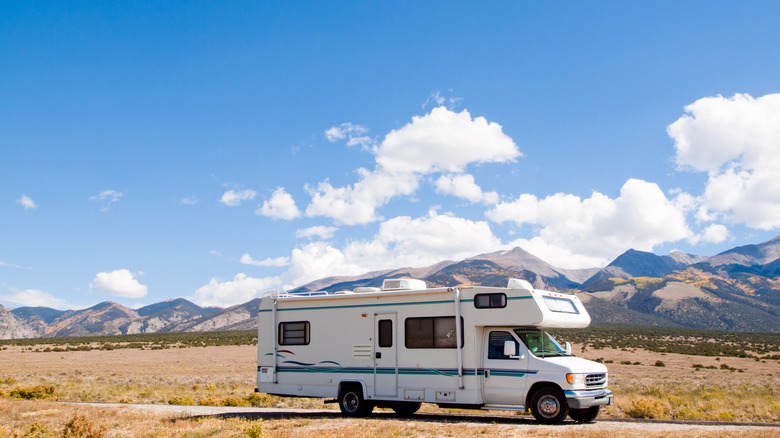 Motorhome near the Great Sand Dunes National Park