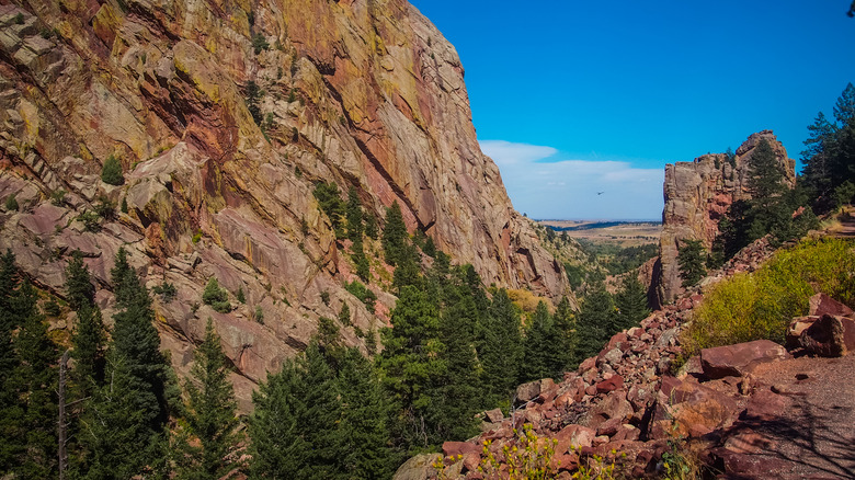 The red cliffs at Rattlesnake Gulch in Eldorado Canyon State Park, Colorado