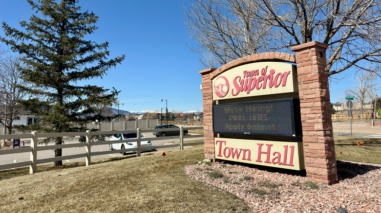 Sign at the entrance to the Town of Superior on a sunny day