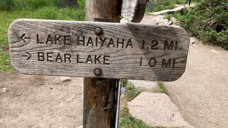 Trail sign guiding to Lake Haiyaha
