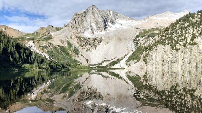 Snowmass mountain clearly reflecting off Snowmass Lake