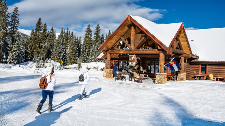 People entering a lodge in Breckenridge Colorado