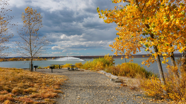 a lakeside colorado state park in the Great Plains region
