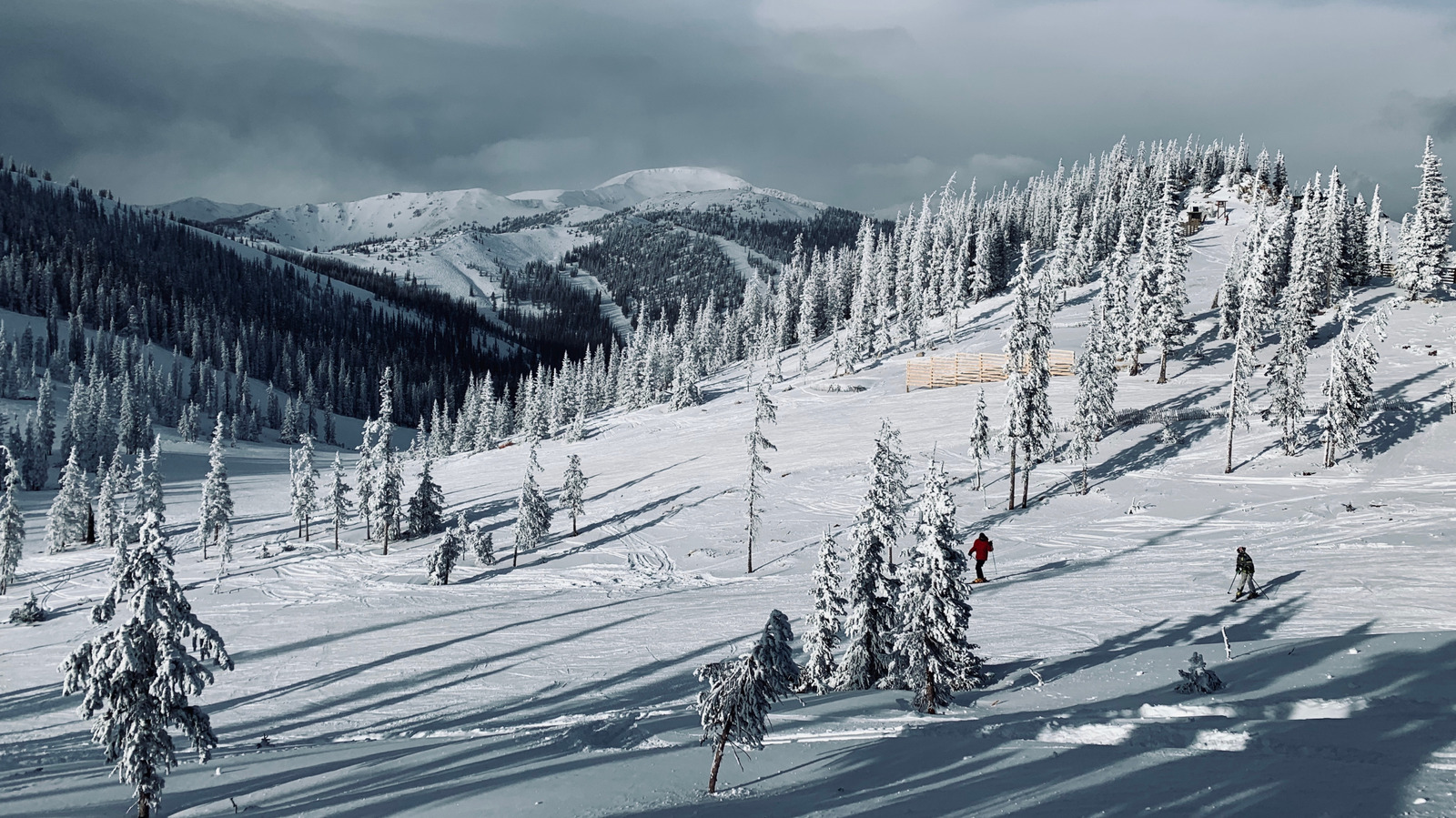 Colorado's Underrated Mountain Resort Offers Snowy Scenery, Low-Key Vibes, And Family Fun - Islands