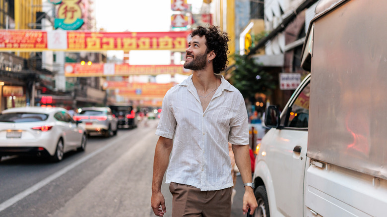 Man wearing white shirtin Bangkok