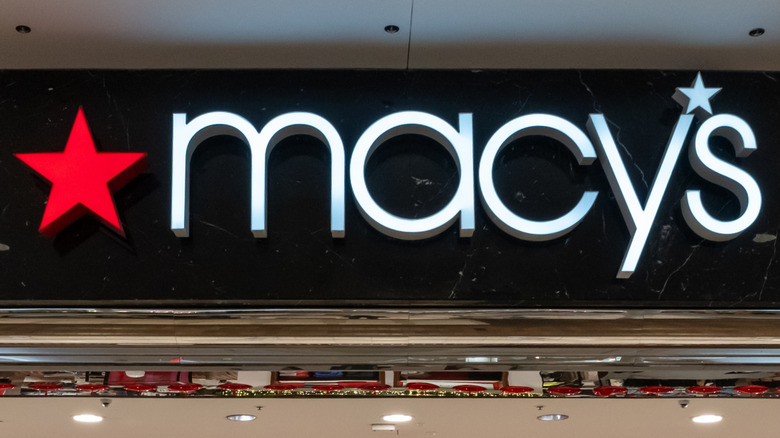 A Macy's sign