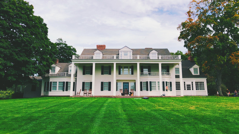 View of the facade of the Hill-Stead Museum in Farmington, Connecticut