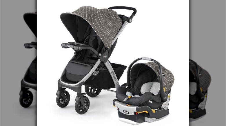 Grey polka-dot Chicco Bravo Trio travel system