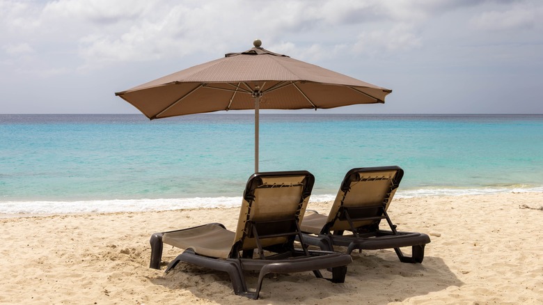 Sun loungers on the beach at Kleine Knip, Curacao