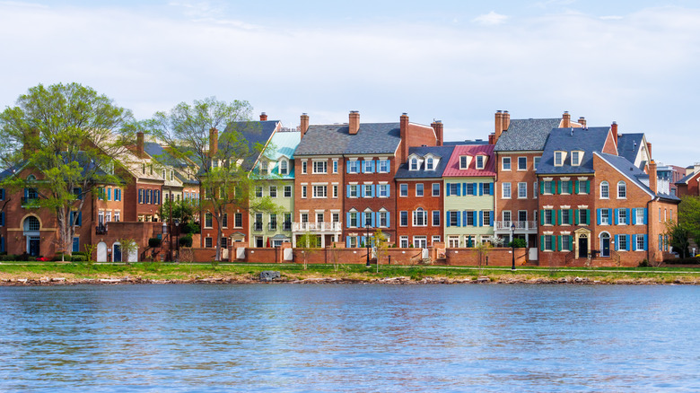 A view of historic Old Town Virginia townhouses along the Potomac River