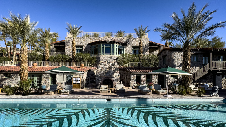 Oasis Inn at Death Valley pool