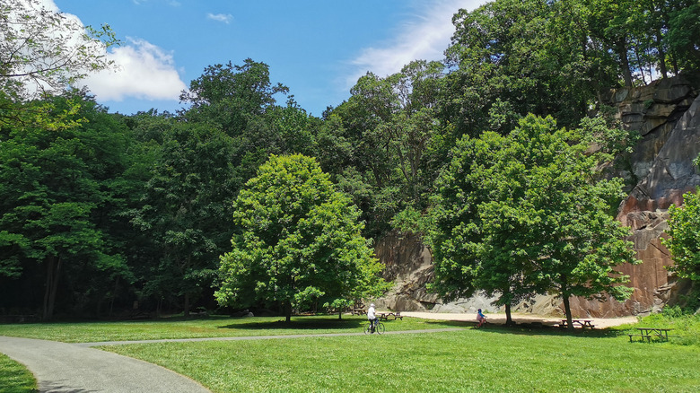 The rock climbing wall at Alapocas Run State Park, Wilmington, Delaware, USA