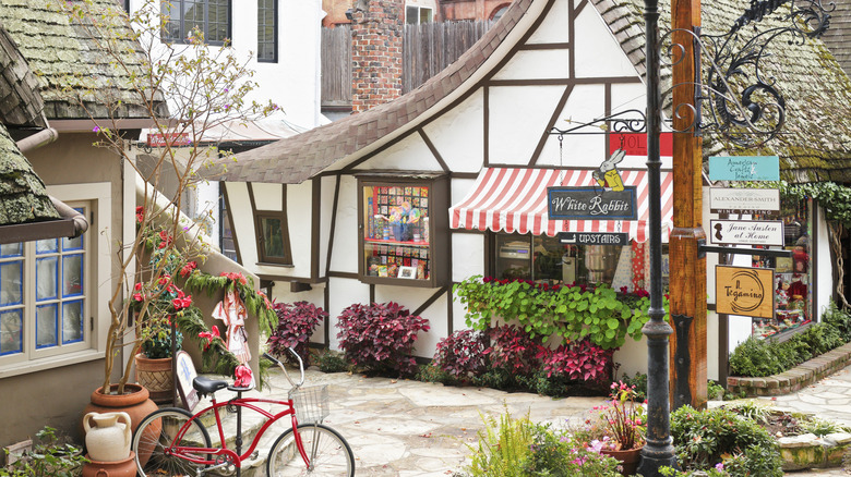 cottages in Carmel-by-the-Sea