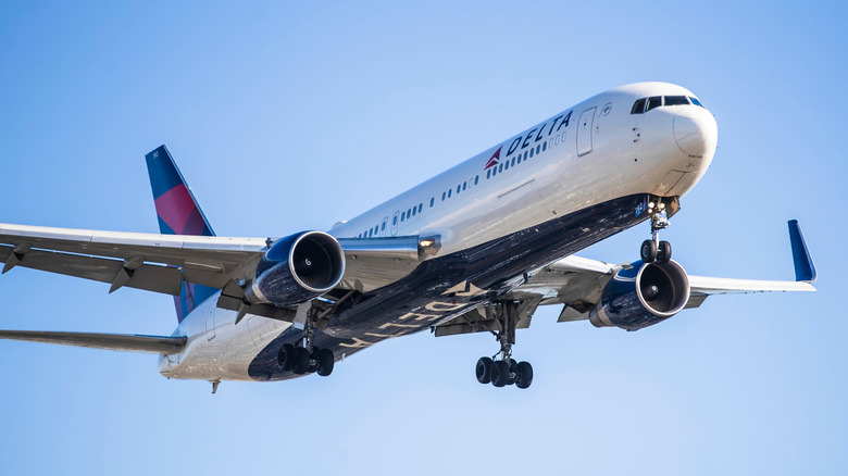 Delta Airlines Boeing 767-300 in flight