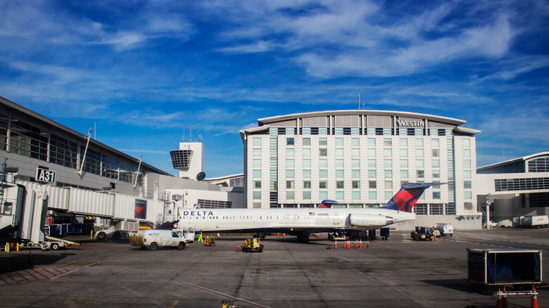 Westin Detroit Metropolitan Airport Hotel