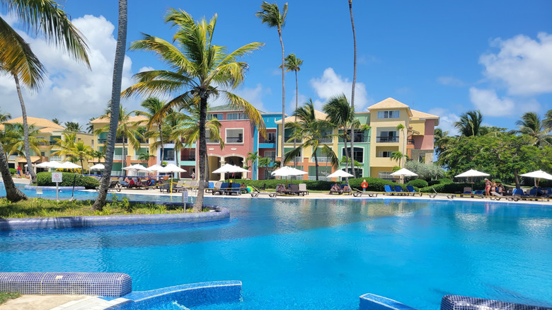 Pool and suites at Ocean Blue & Sand Resort, Dominican Republic