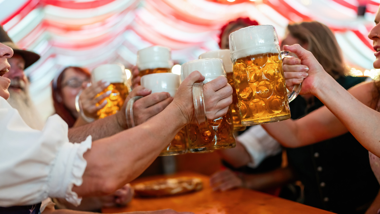 Don't Make This Rookie Mistake When Toasting At An Authentic German Beer Garden