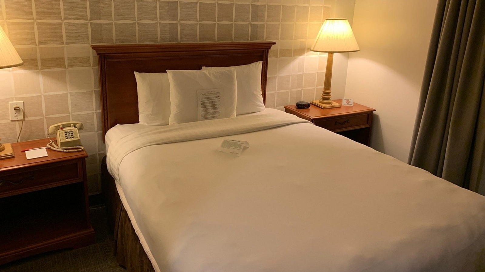 Downtown Chicago's Last Remaining Route 66 Motel Is A Nostalgic Escape Back To The '60s