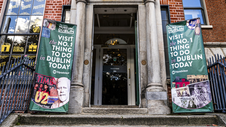 Entrance of The Little Museum of Dublin, a charming museum telling the story of the city in the 20th century through original objects, furniture and guided storytelling