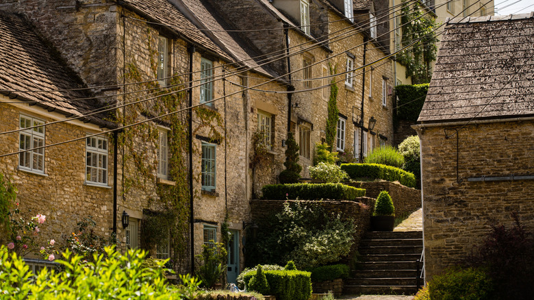 A line of Cotswold houses in Tetbury