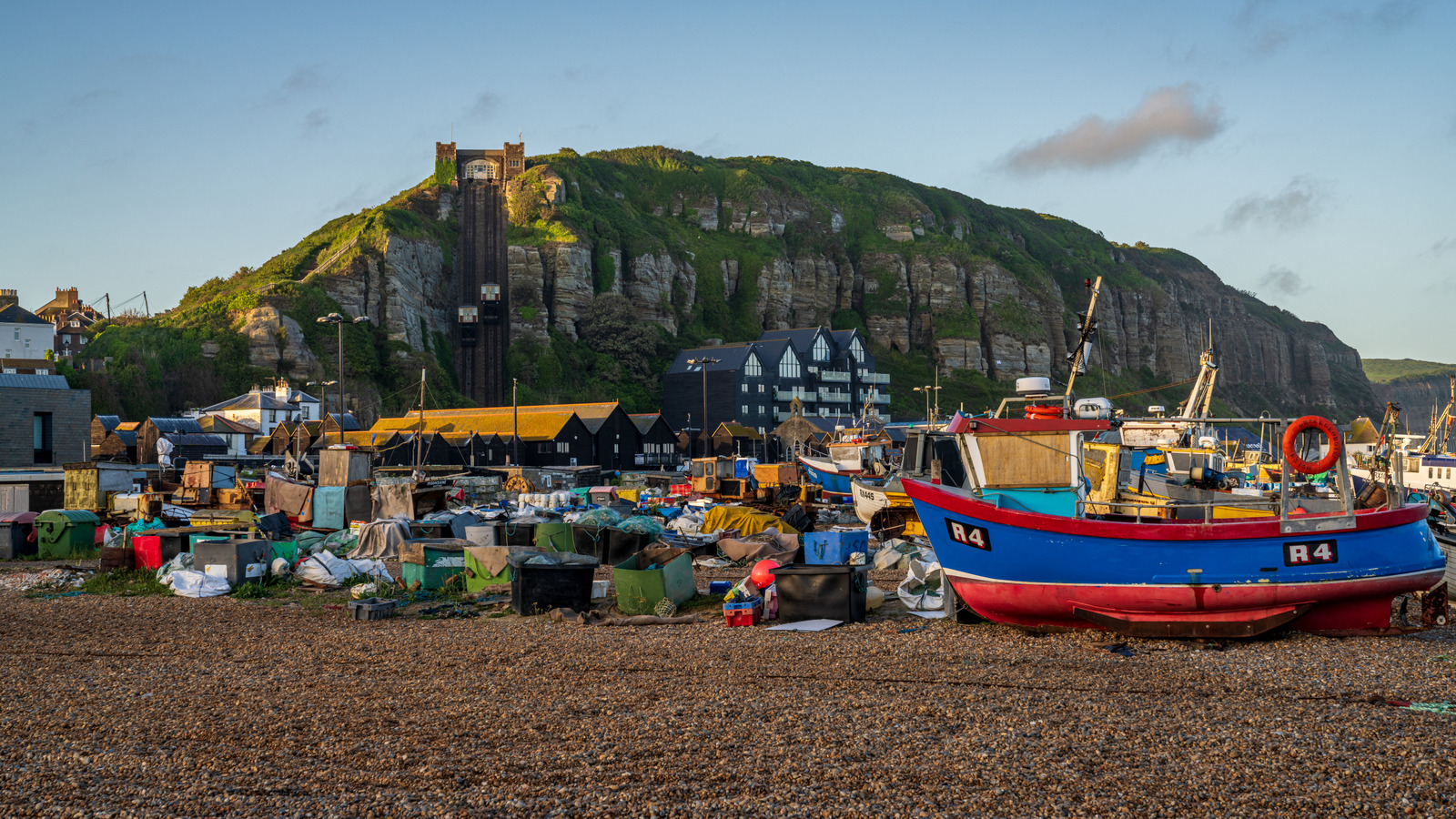 England's Quirky Coastal Town Blends Old-World Charm With Seaside Fun (And It's More Than Just A Battle Site)