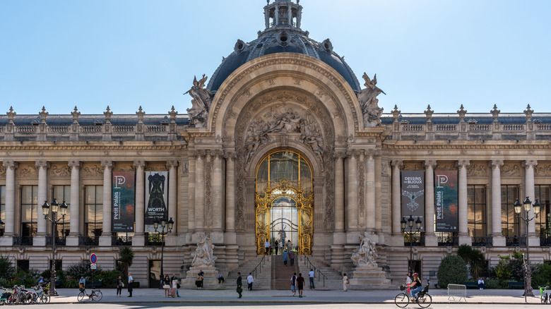 The stunning entrance art and gate at the Petit Palais