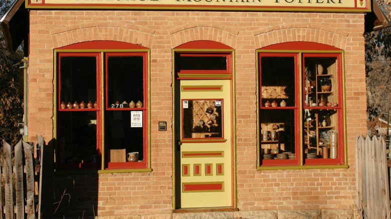 Horseshoe Mountain Pottery in Spring City, Utah