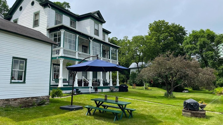 home rental in New Baltimore, NY