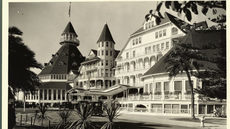Black and white picture of the Hotel Del Coronado